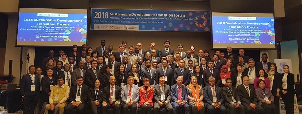 Group of participants in the Sustainable Development Transition Forum (SDTF) (October 2018)